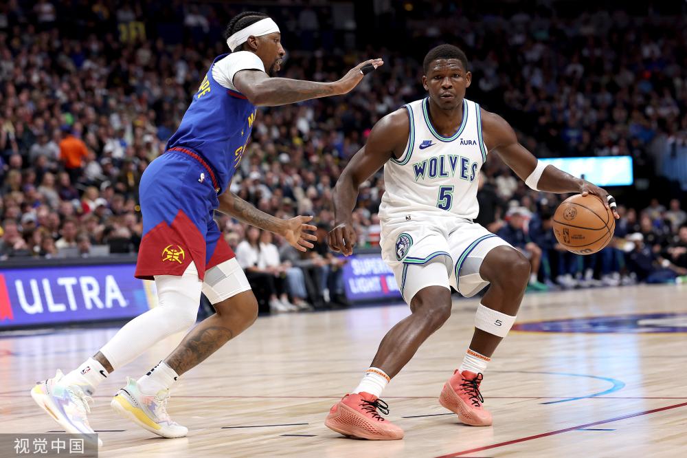 年纪轻轻却 年纪轻轻却