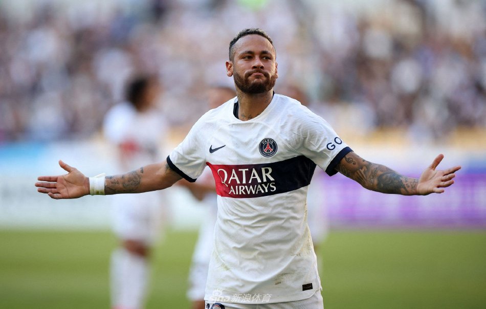 立了明显领 立了明显领