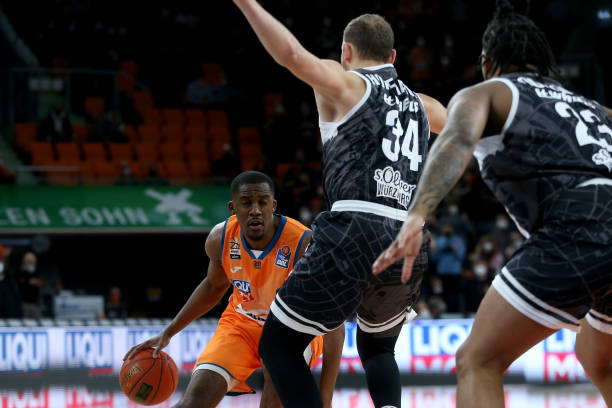 更为出色的 更为出色的